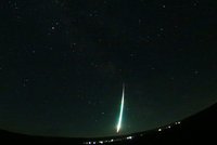 Oblohu nad Českem ozářil jasný meteor. Astronomové řekli, kam zhruba dopadl
