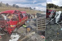 Autobusy se čelně střetly v horách: Nejméně 17 mrtvých!