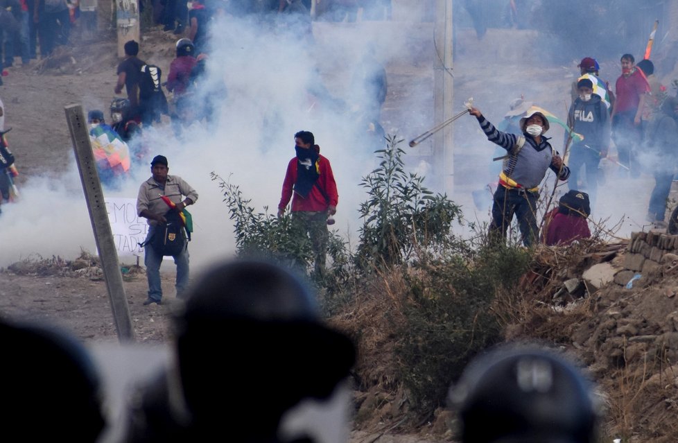 Při demonstraci zastánců bývalého bolivijského prezidenta Eva Moralese zemřelo pět lidí