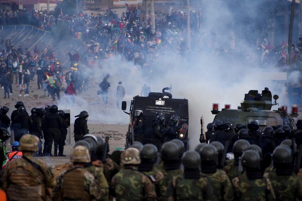 Při demonstraci zastánců bývalého bolivijského prezidenta Eva Moralese zemřelo pět lidí.