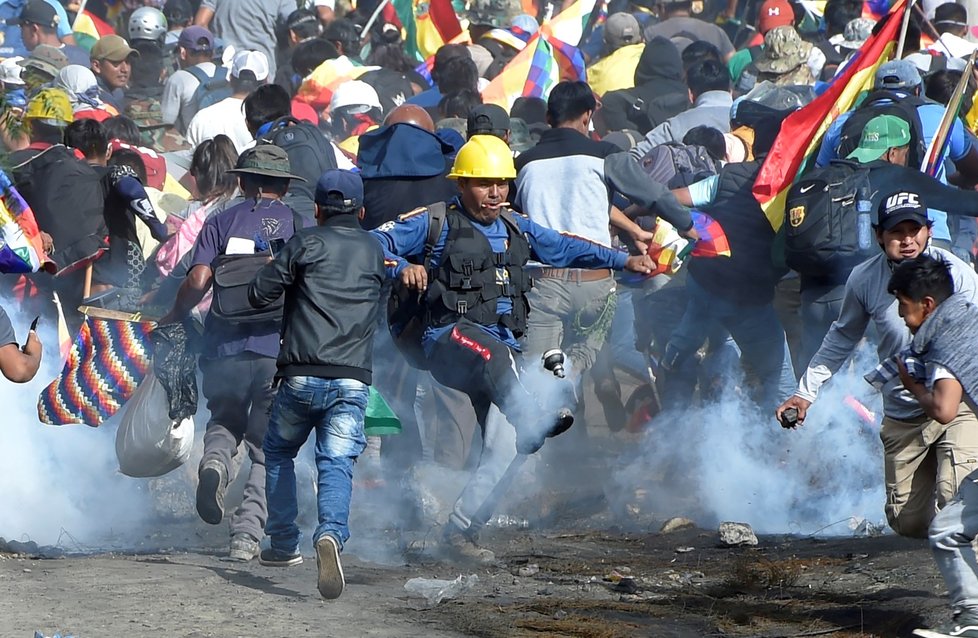 Při demonstraci zastánců bývalého bolivijského prezidenta Eva Moralese zemřelo pět lidí