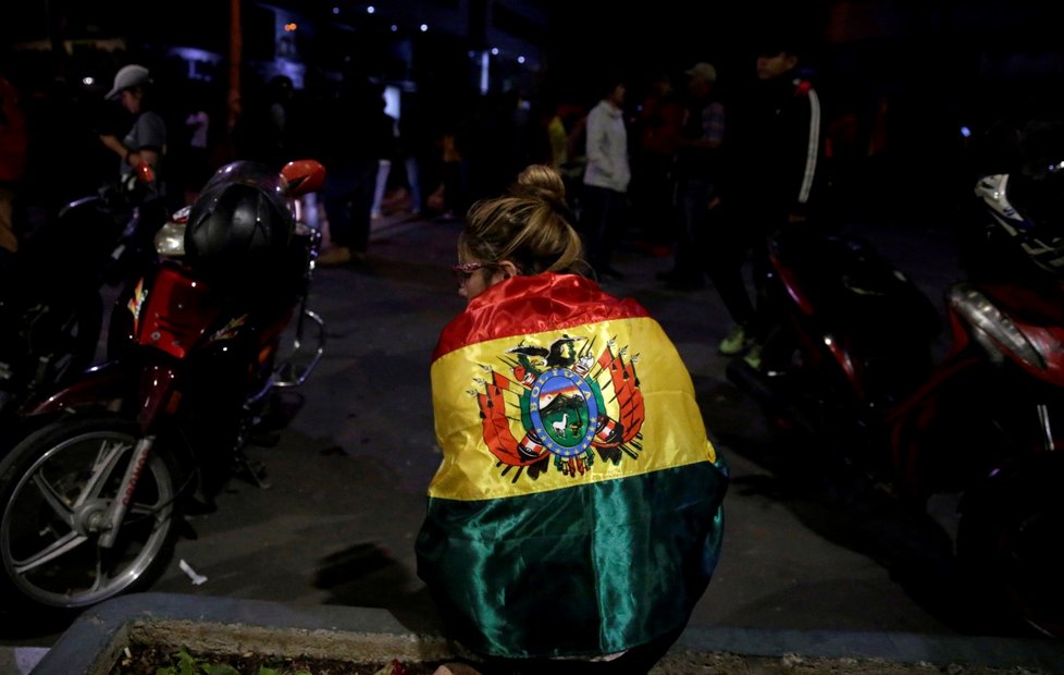 Bolívie má dočasnou prezidentku, USA ze země stahují zaměstnance