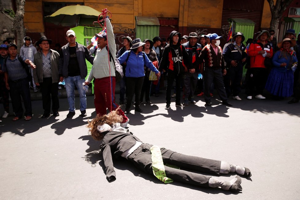 Bolívie se otřásá v základech.