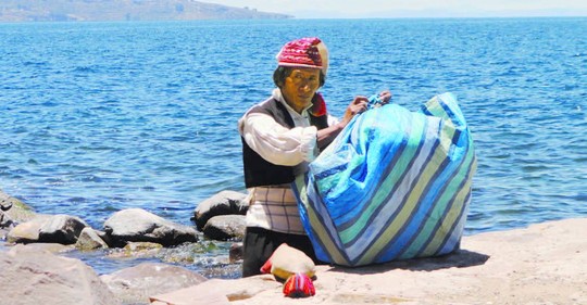 Do Bolívie k největšímu jihoamerickému jezeru Titicaca: Komu zůstala „Caca“?
