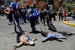 Povolební demonstrace v Bolívii provází násilí. Při protestech zemřeli nejméně dva lidé.