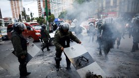 Násilí v Bolivii neustává. Protesty si vyžádaly už 10 obětí.