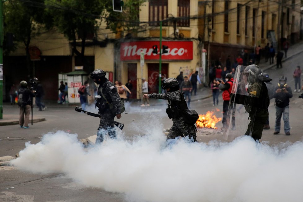 Násilí v Bolivii neustává. Protesty si vyžádaly už 10 obětí.