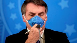 Koronavirus označoval za pouhou chřipečku, teď brazilský prezident Bolsonaro patří mezi nakažené