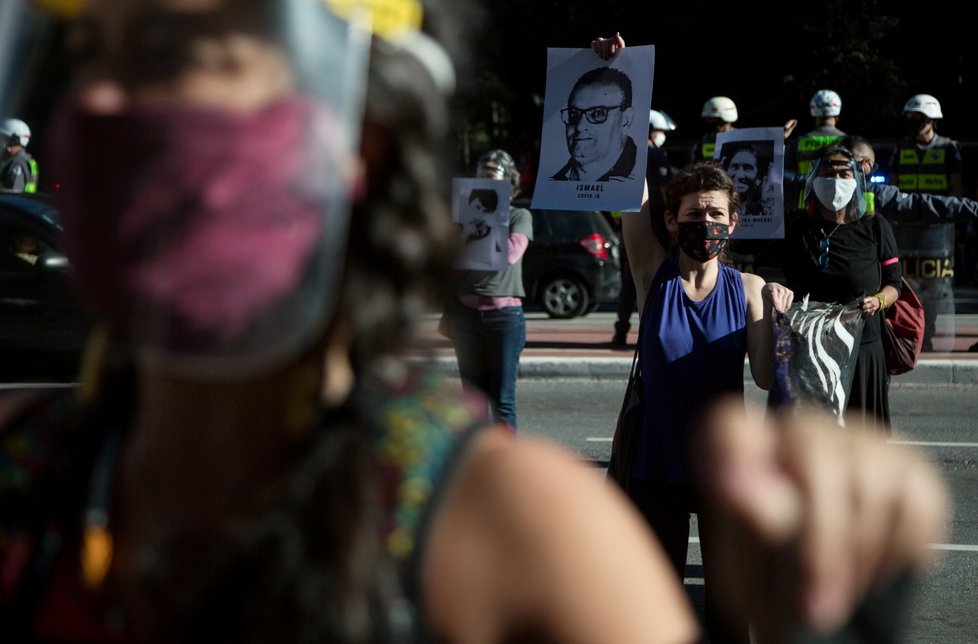 Protesty proti brazilskému prezidentovi Jairu Bolsonarovi.