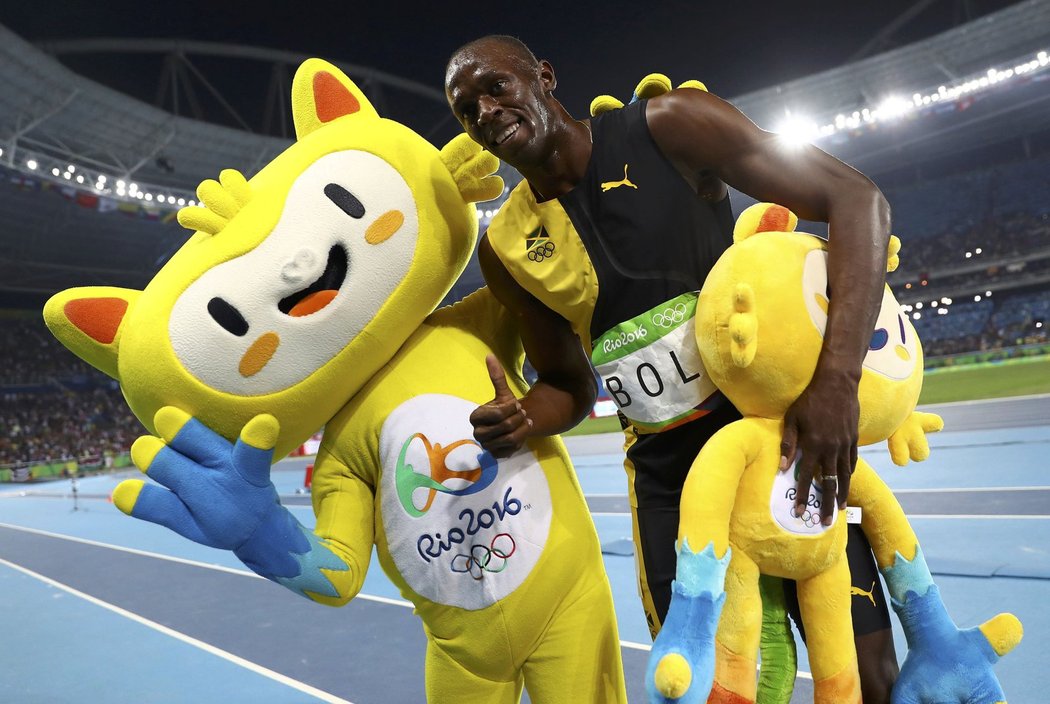 Olympijský vítěz Usain Bolt slavil v Riu i s maskoty