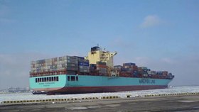 Bomba má být na lodi Maersk Memphis.