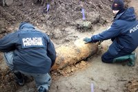Na Kladensku našli obří nevybuchlou leteckou pumu: Na místě zasahují pyrotechnici!