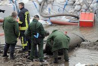 Dvoutunová bomba na dně Rýna: 45 tisíc lidí muselo opustit domov