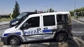 V Turecku bouchla u policejní stanice bomba: Zabila tři lidi, desítky zranila