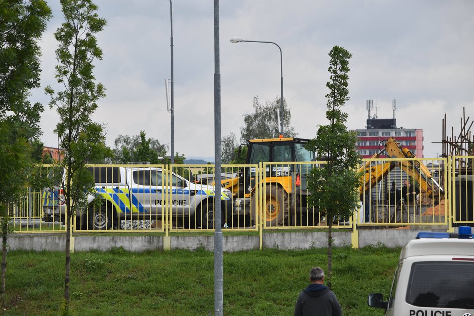 Ve Skvrňanech našli při výkopových pracích bombu z II. světové války.