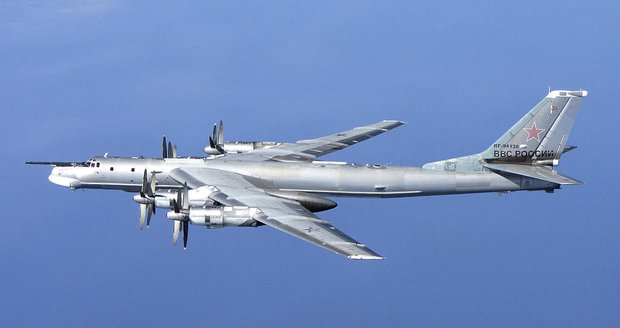 Ruské bombardéry přelétaly přes kanál La Manche