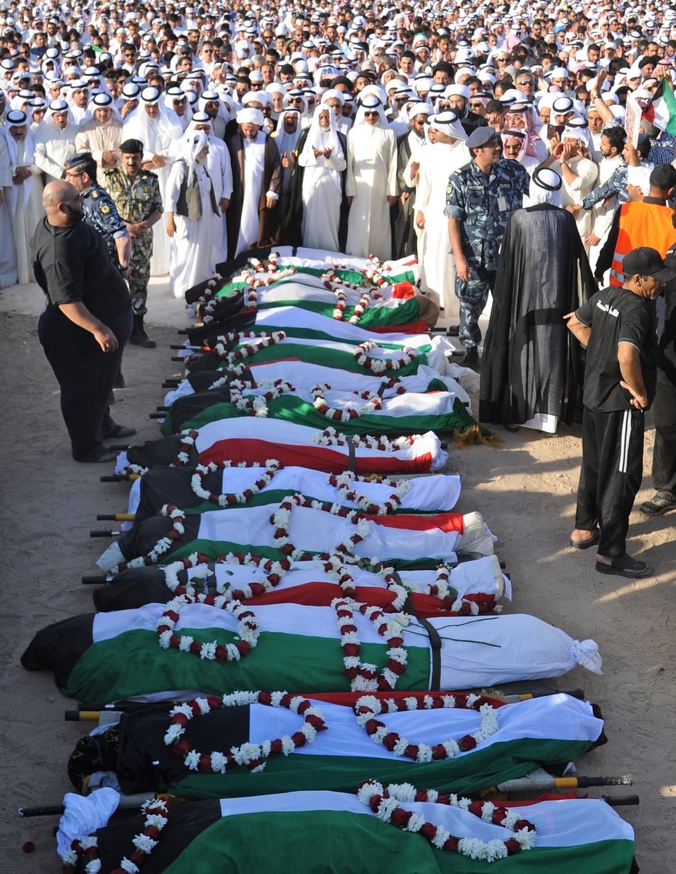 Podobný incident se odehrál nedávno i v Kuvajtu - Kuvajťané pohřbili mrtvé.