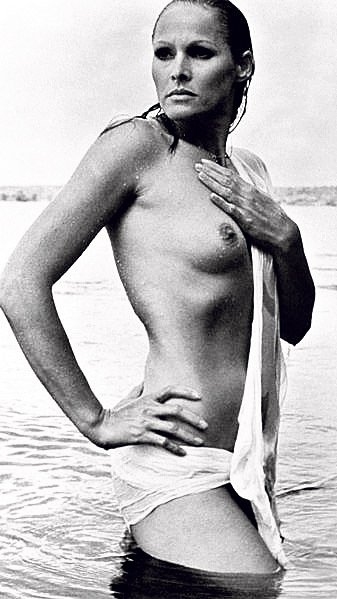 1962: Ursula si byla vědomá své krásy a nahota jí nedělala problém.