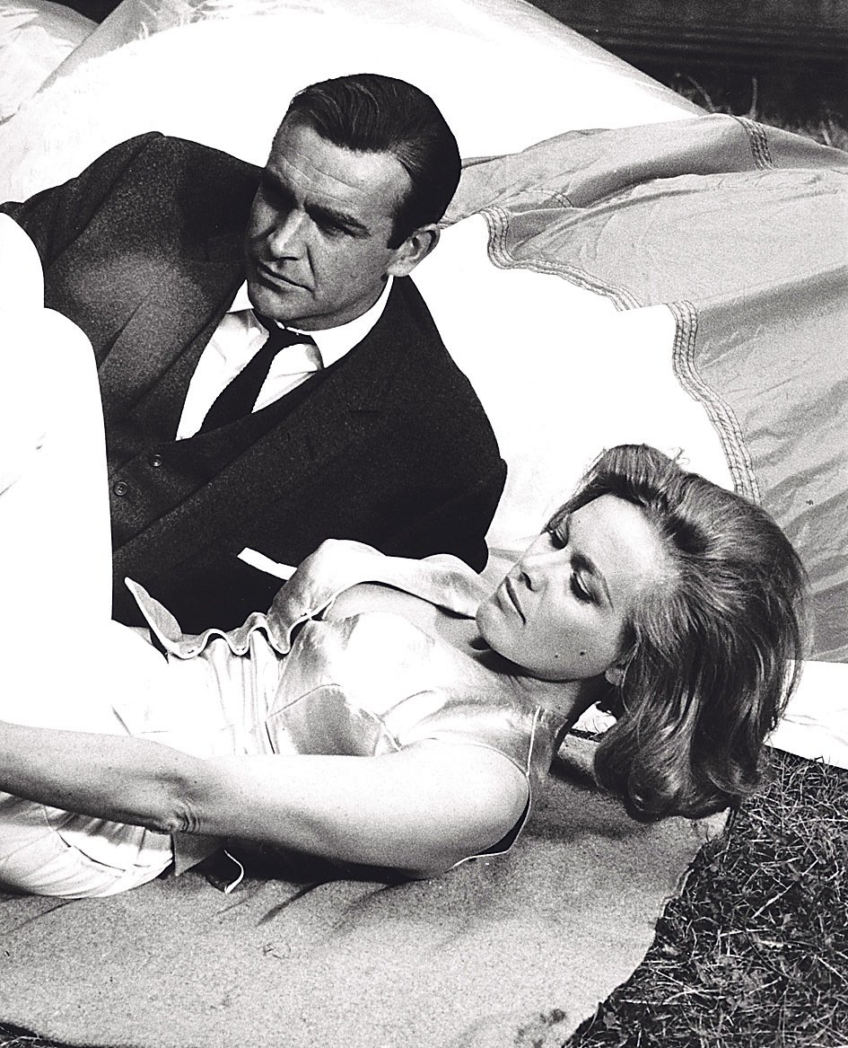 Dosud nejstarší Bond girl byla po boku Seana Conneryho Honor Blackman ve snímku Goldfinger z roku 1964