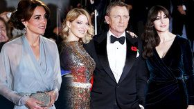 Vévodkyně s povolením oslnit krásou: Kate na premiéře nové Bondovky konkurovala sexy Bond girls