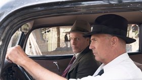 V nejnovějším filmu si role lovců krutých milenců střihli  Kevin Costner a Woody Harrelson.