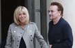 Bono Vox z U2 zavítal do Elysejského paláce, přivítala ho první dáma Brigitte Macronová