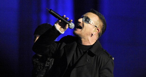 Bono utrpěl při pádu z kola celkem 5 zlomenin. Museli ho sešroubovat pláty a 18 šrouby.