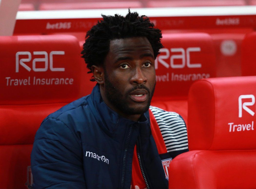 Útočník Stoke Bony Wilfried zažívá těžké časy