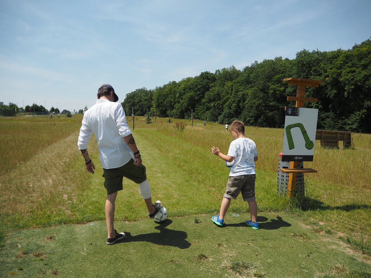 Starší syn Kolja si s tatínkem fotbalgolf užil. Věnuje se totiž fotbalu od malička.