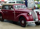 Na výstavě, konané v roce 1937 v Berlíně, představil Borgward šestiválcový čtyřdveřový model Hansa 2000. 