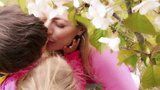 Celebrity na síti: První máj Lucie Borhyové a šaty Beyoncé či Lady Gaga