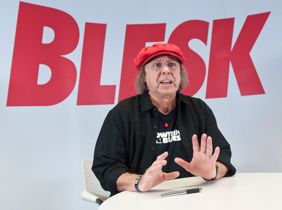 Boris Hybner byl jedním z prvních gratulantů deníku Blesk.
