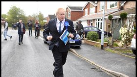 Exministr zahraničí Boris Johnson se zapojil do volební kampaně před anglickými komunálními volbami (28.04.2019).