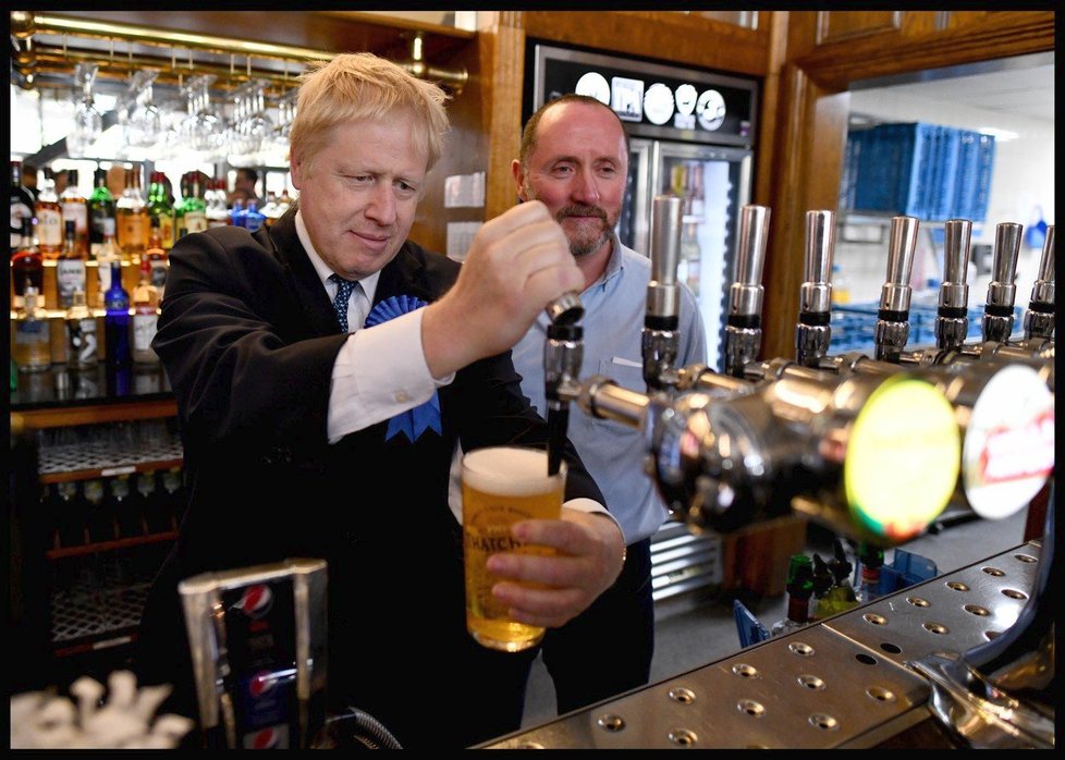 Exministr zahraničí Boris Johnson se zapojil do volební kampaně před anglickými komunálními volbami (28. 04. 2019).