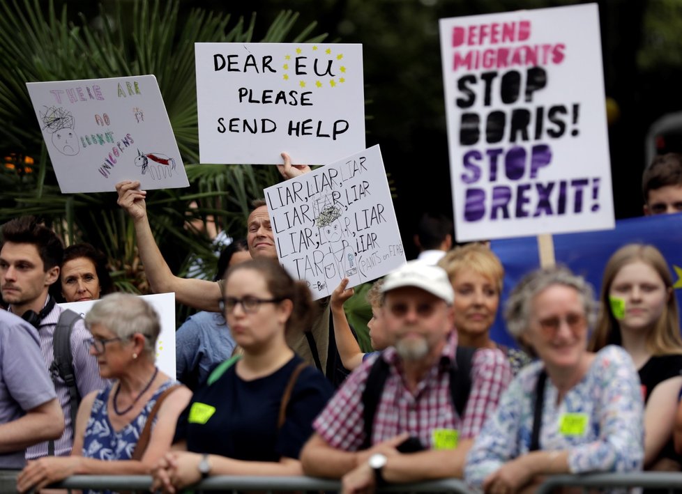 Protest v Londýně proti předsedovi vlády Borisi Johnsonovi (28. 8. 2019)