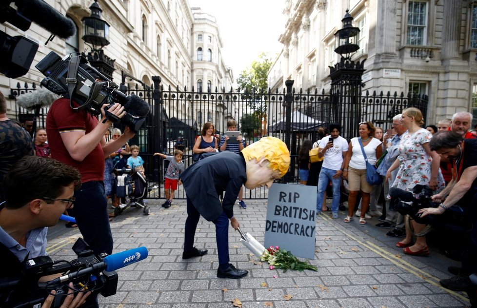 Protest v Londýně proti předsedovi vlády Borisi Johnsonovi (28. 8. 2019)