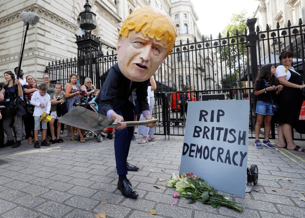 Protest v Londýně proti předsedovi vlády Borisi Johnsonovi (28. 8. 2019)