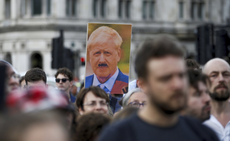 Premiér Johnson se před brexitem rozhodl dočasně ochromit parlament, vyvolal tím další vlnu protestů