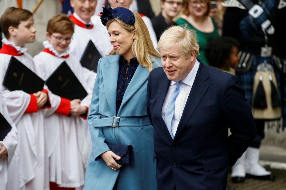 Britský premiér Boris Johnson se svou těhotnou přítelkyní Carrie Symondsovou, (9.03.2020).