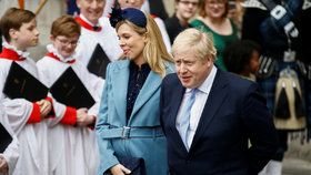 Britský premiér Boris Johnson se svou těhotnou přítelkyní Carrie Symondsovou (9.03.2020)