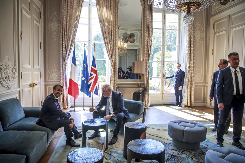 Schůzka britského ministerského předsedy Borise Johnsona a francouzského prezidenta Emmanuela Macrona v Paříži (22. 8. 2019)