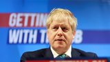 Johnson vyzval Čínu, aby odsoudila Rusy. Sám sklízí kritiku za přirovnání invaze k brexitu