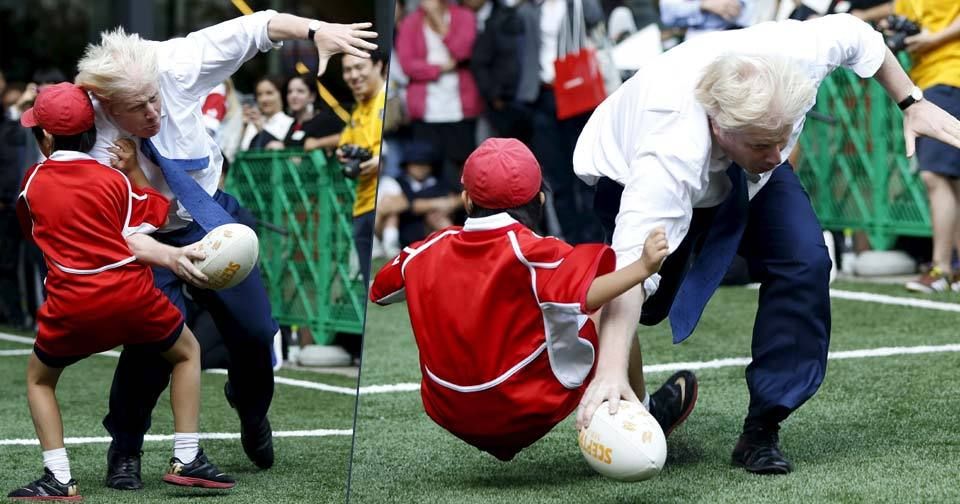 Starosta při přátelské hře rugby tvrdě sejmul desetiletéhop chlapce.