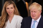 Britský premiér Boris Johnson s manželkou Carrie na summitu G7 (26. 6. 2022)