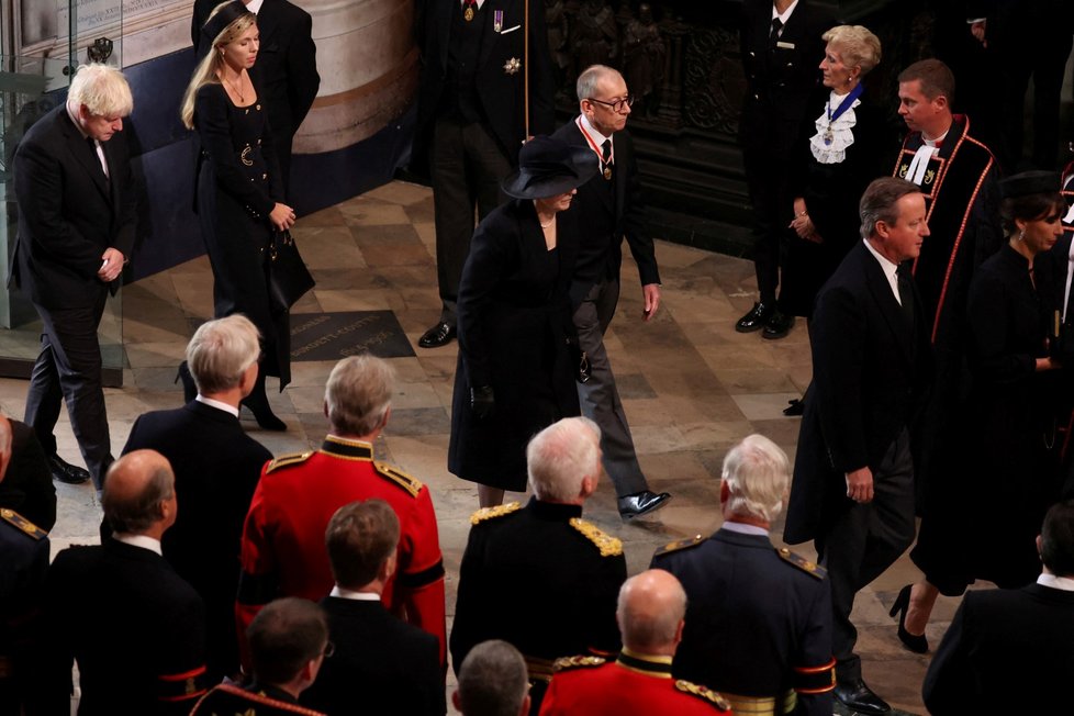 Pohřeb královny navštívil Boris Johnson i Theresa May.