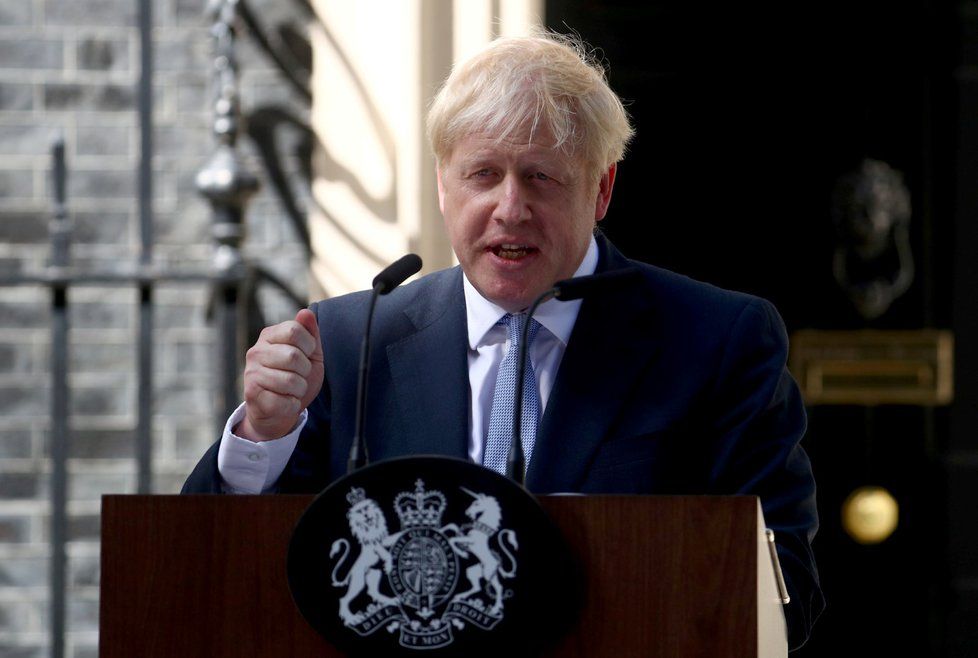 Novým britským premiérem se stal Boris Johnson, kterého vedením vlády pověřila královna Alžběta II. (24. 7. 2019)