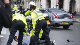 Auto s britským premiérem Borisem Johnsonem mělo nehodu, ale nikdo nebyl zraněn.