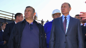 Oligarcha Boris Rotenberg a diktátor Vladimir Putin