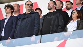 Ministr sportu Boris Šťastný s ministrem Igorem Červeným na derby (9.5.2026)