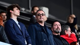 Ministr sportu Boris Šťastný s ministrem Igorem Červeným na derby (9.5.2026)